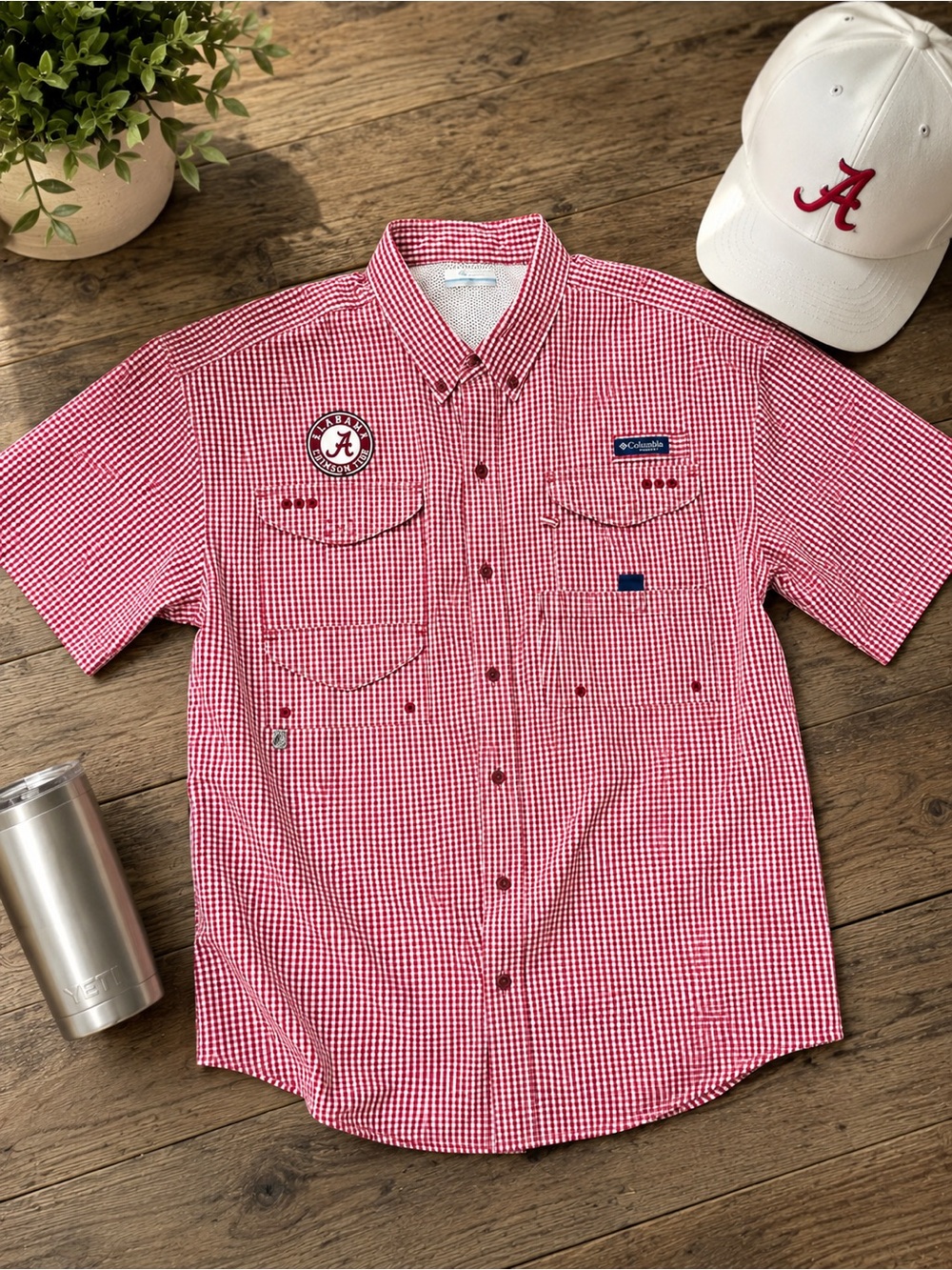 Columbia Men’s Red & White Gingham Short-Sleeve Button-Down Shirt